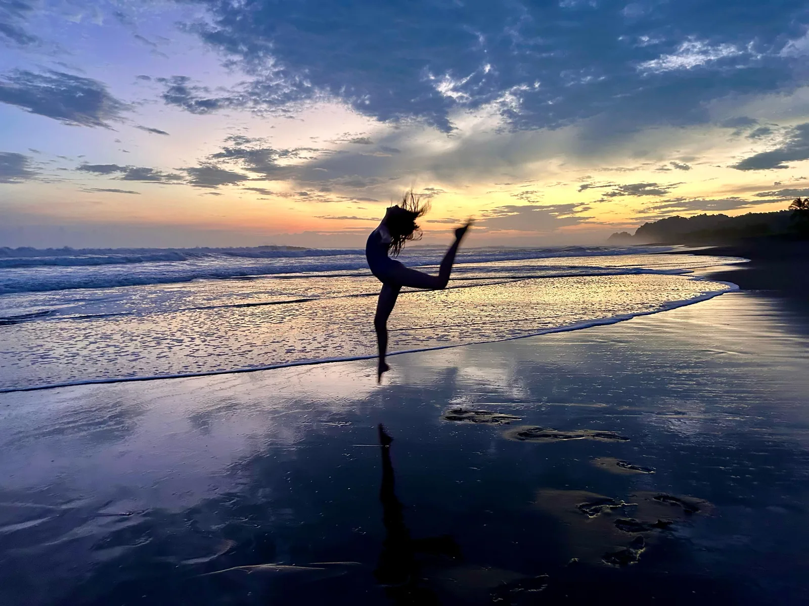 Playa Hermosa scene photographed by Jeff Powers