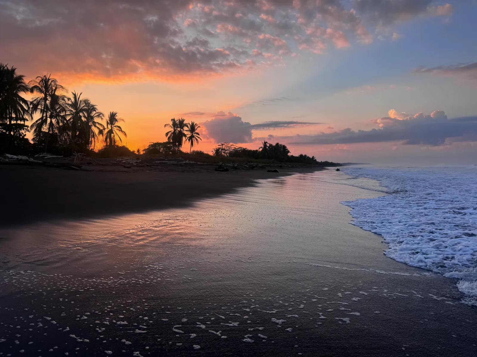 Playa Hermosa scene photographed by Jeff Powers