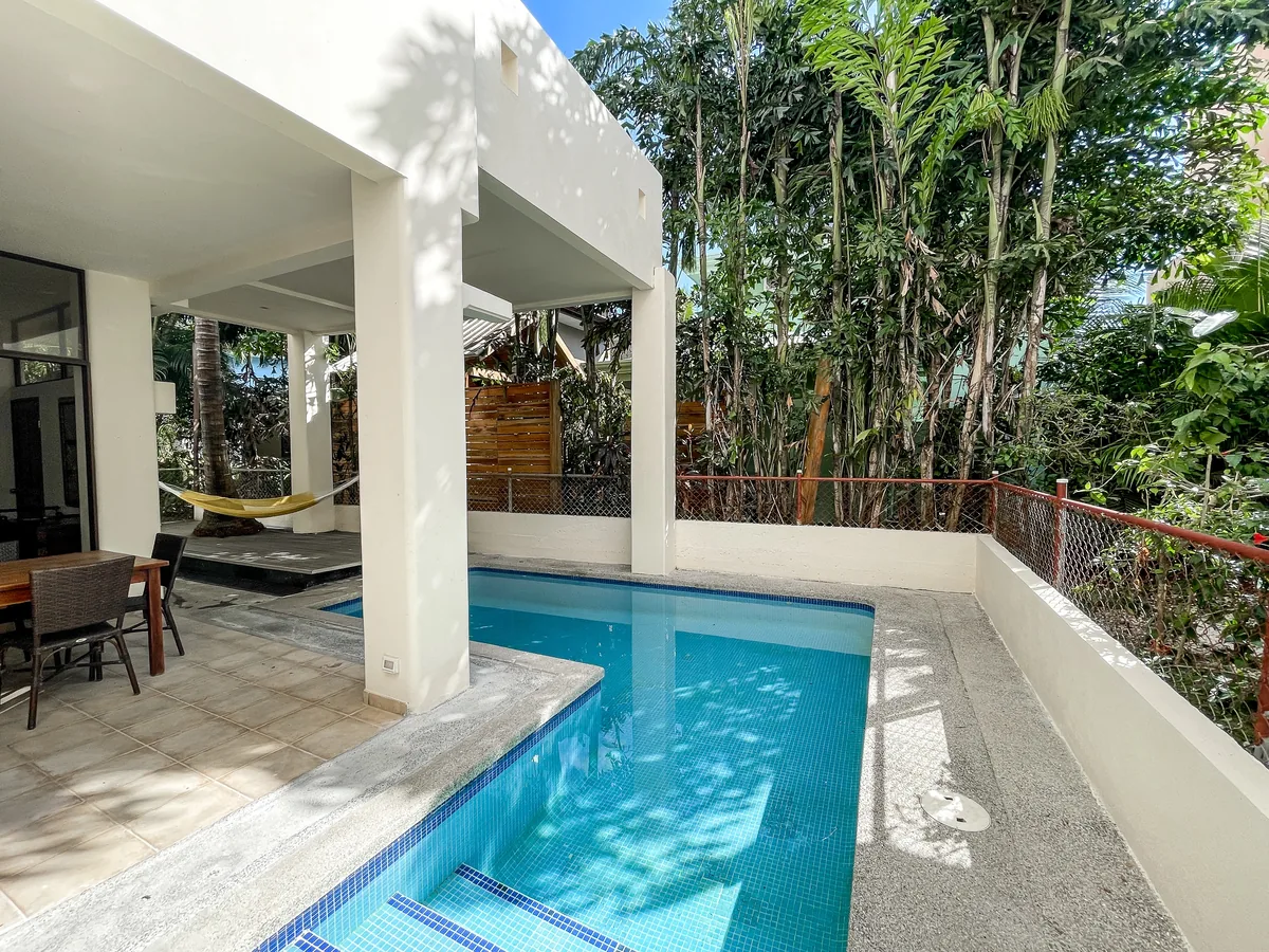Private Pool Two-Bedroom – private pool 01